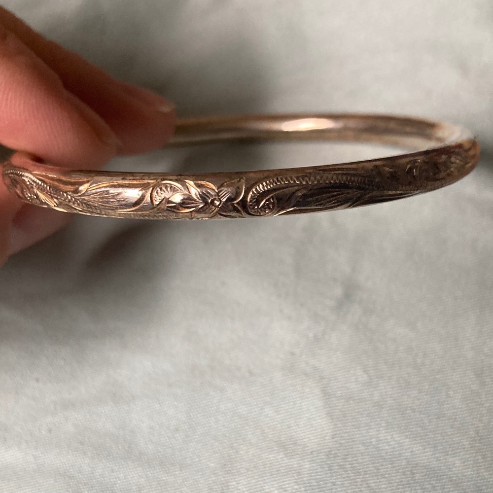 Elegant Gold plated Hawaiian heirloom Bangle Bracelet